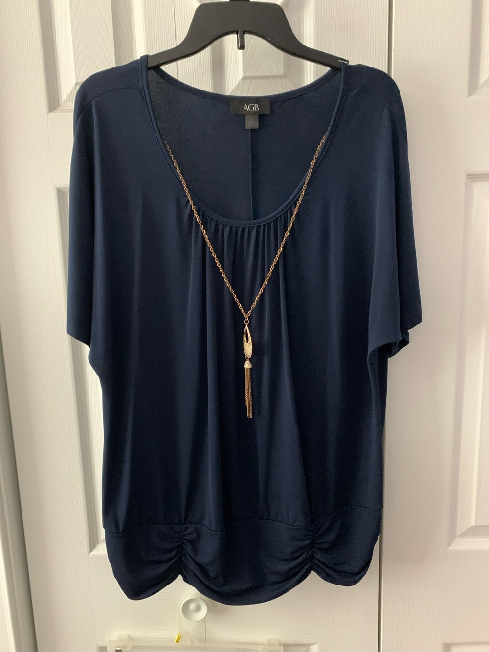 AGB Navy Short Sleeve Scoop Neck Top with Necklace